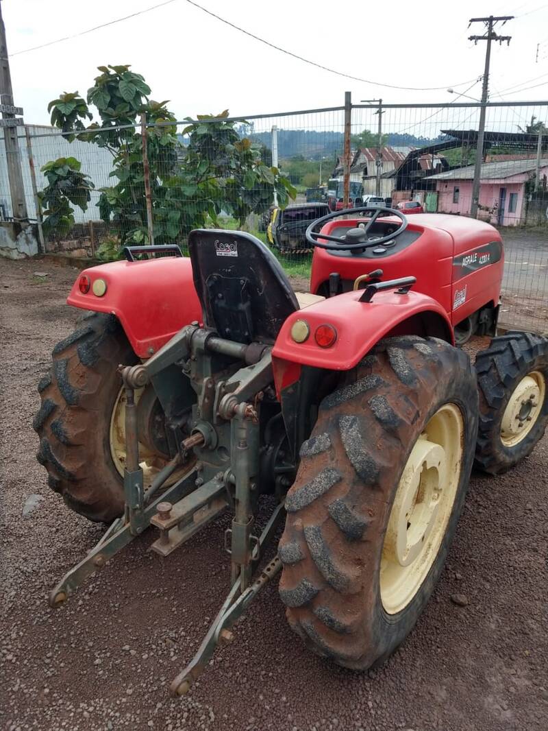 TRATOR AGRALE 4230.4 - ANO 2004 (DIE-2339) VENDIDO